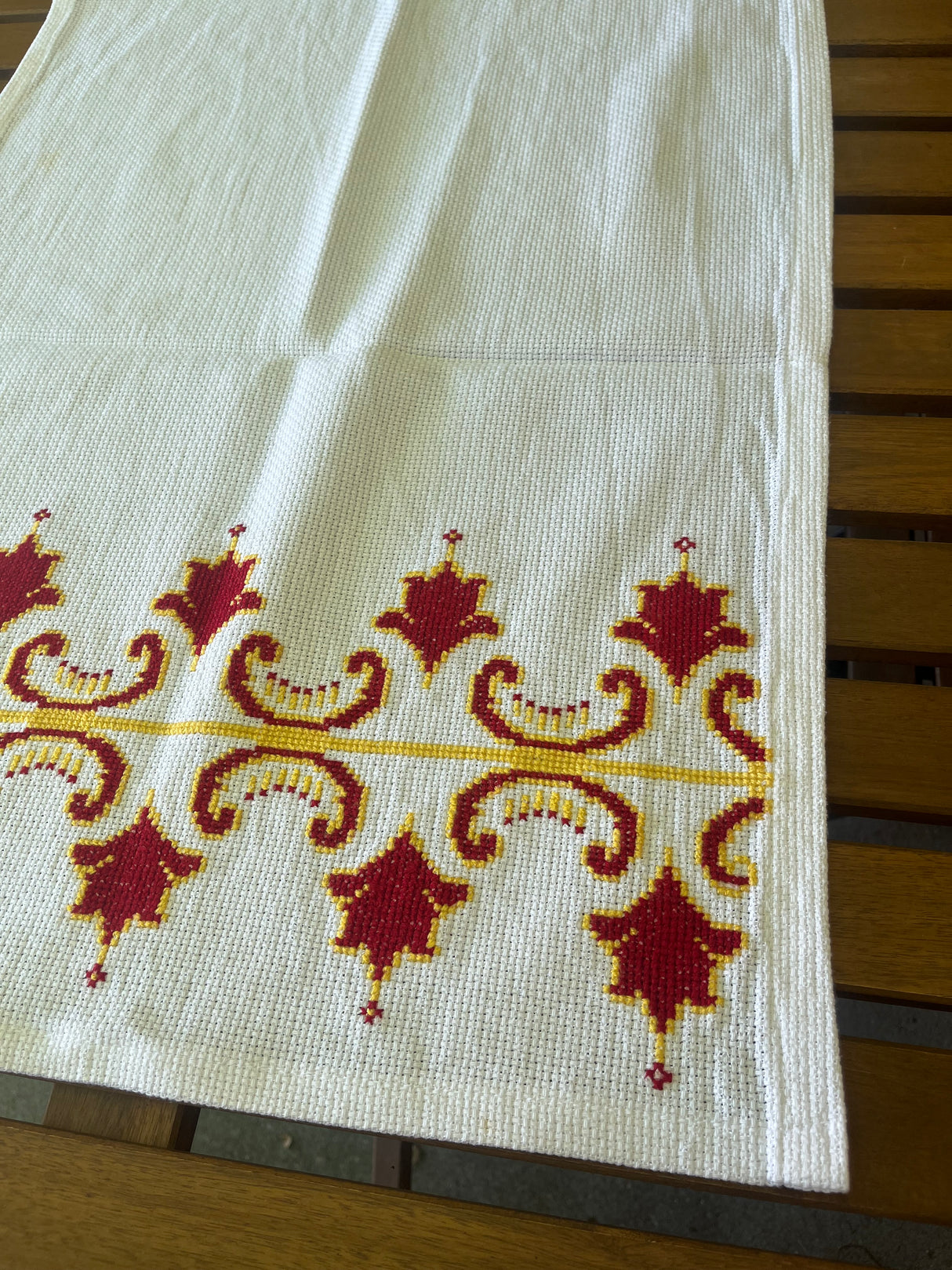 Runner a punto a croce (140) By Mondo Biancheria