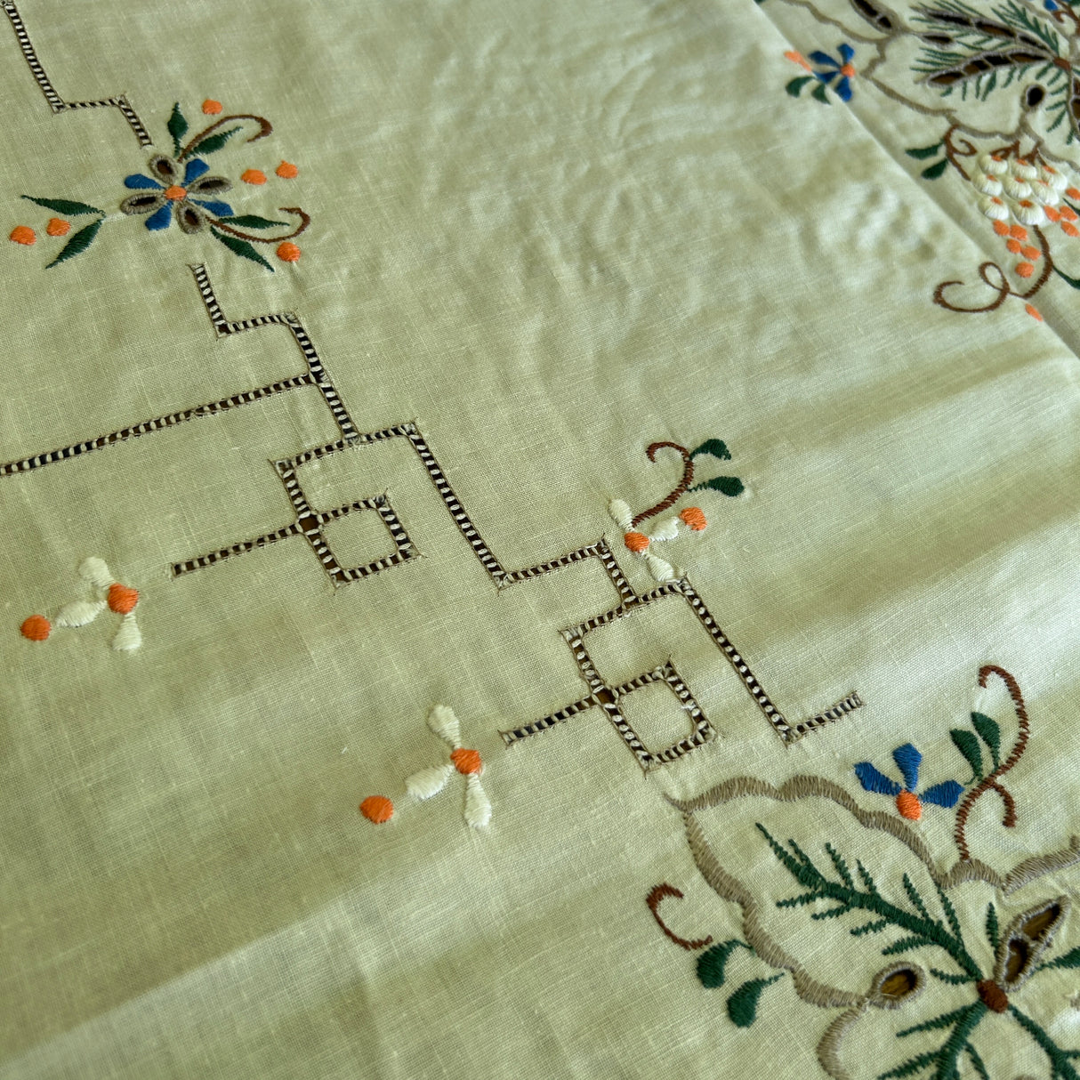 Tovaglia rotonda DELICATA by Mondo Biancheria