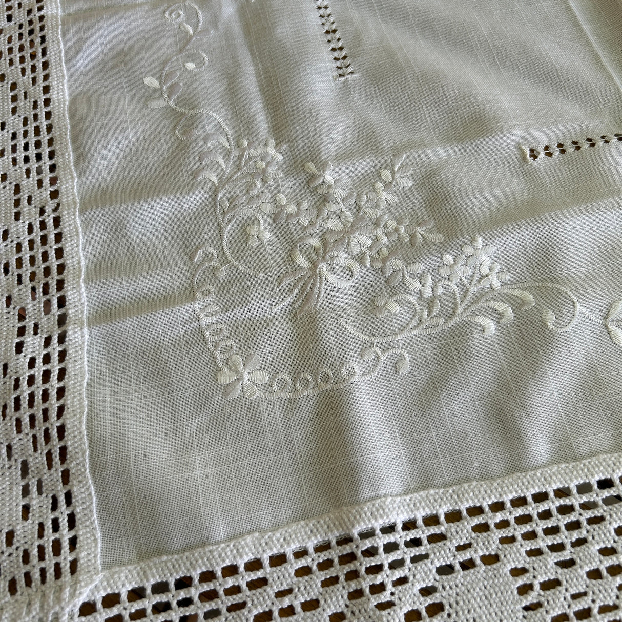 Centrotavola ANNALISA (441) by Mondo Biancheria