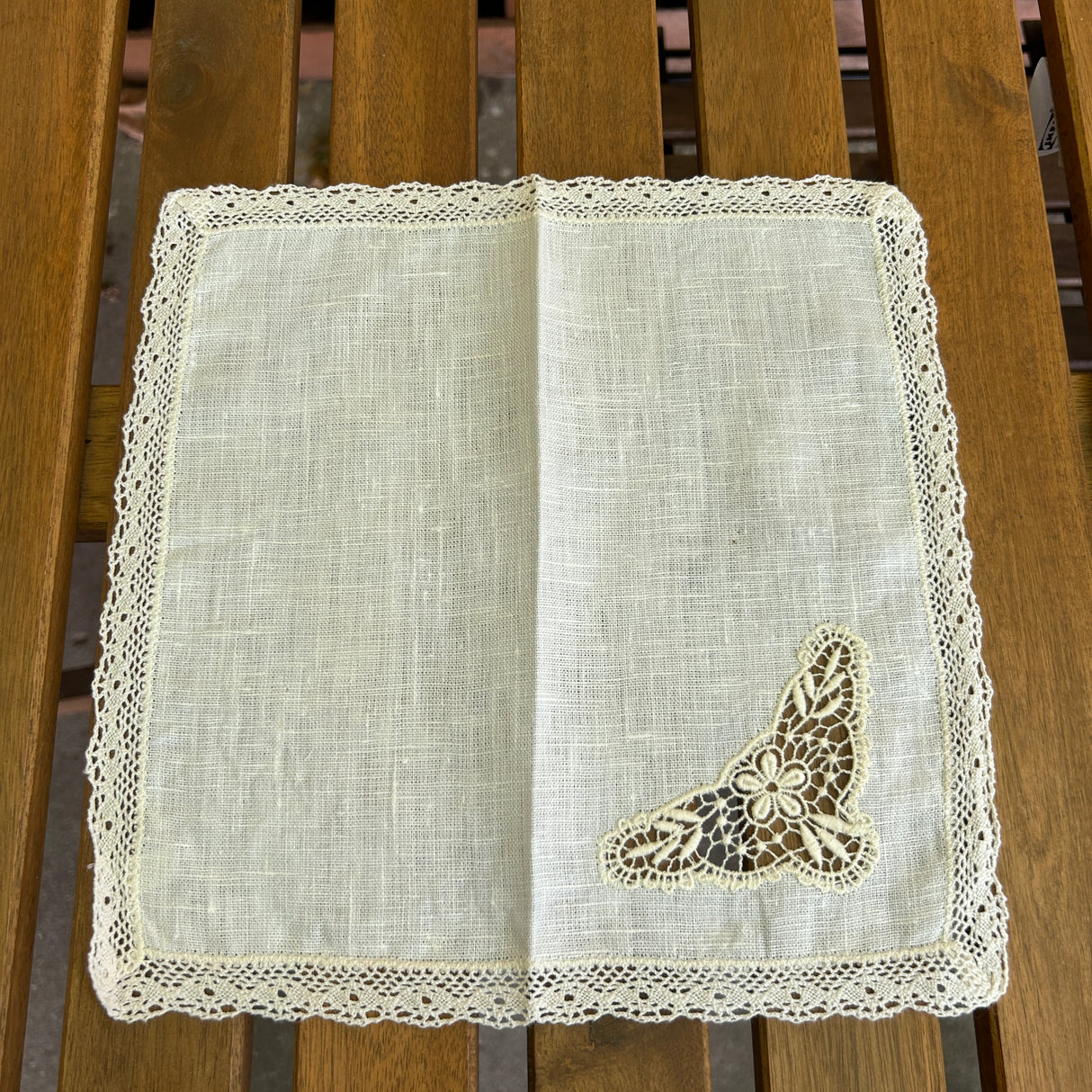 Centrino MIRZIA (211) by Mondo Biancheria