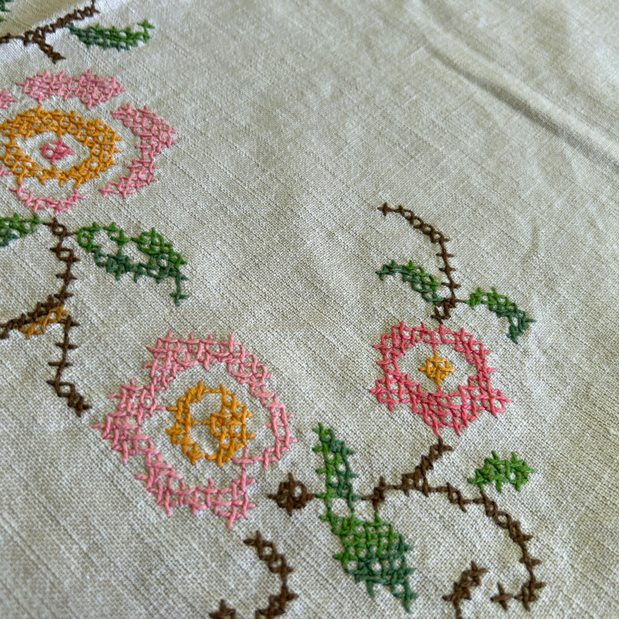 Copritavolo GLORIA (562) by Mondo Biancheria