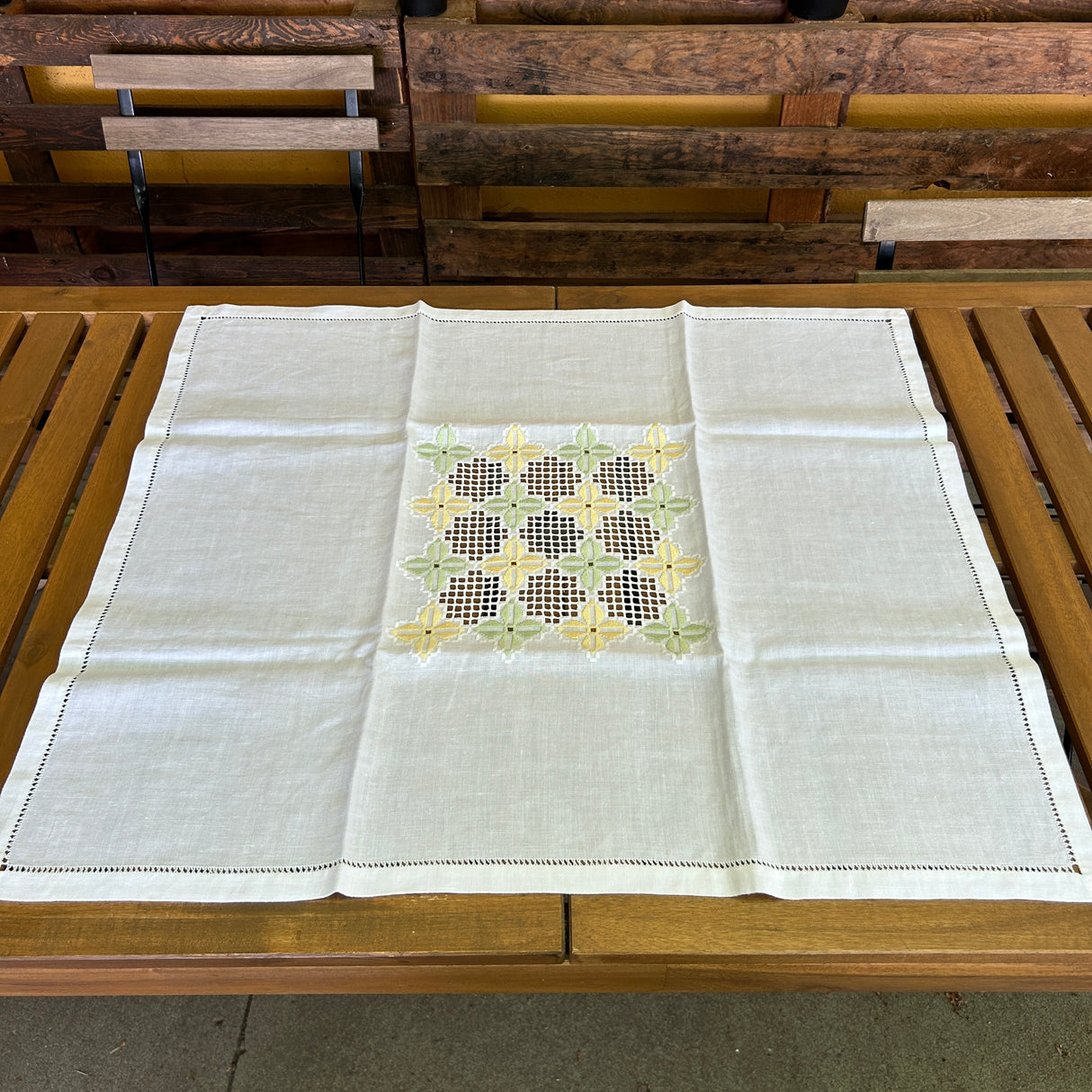 Centro CLARA (646) by Mondo Biancheria