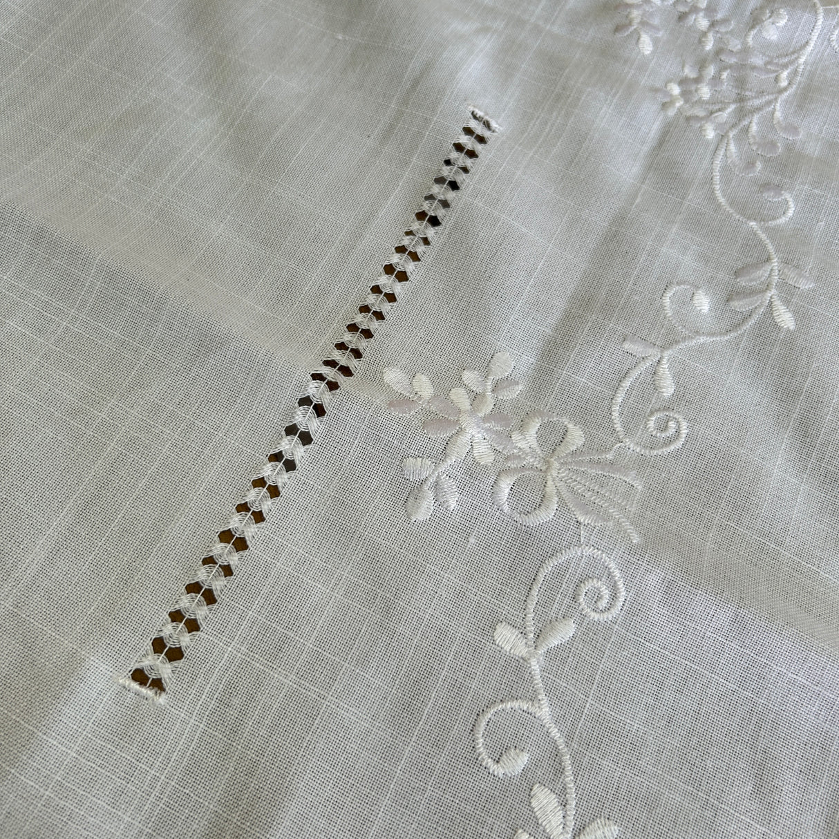 Centrotavola ANNALISA (441) by Mondo Biancheria