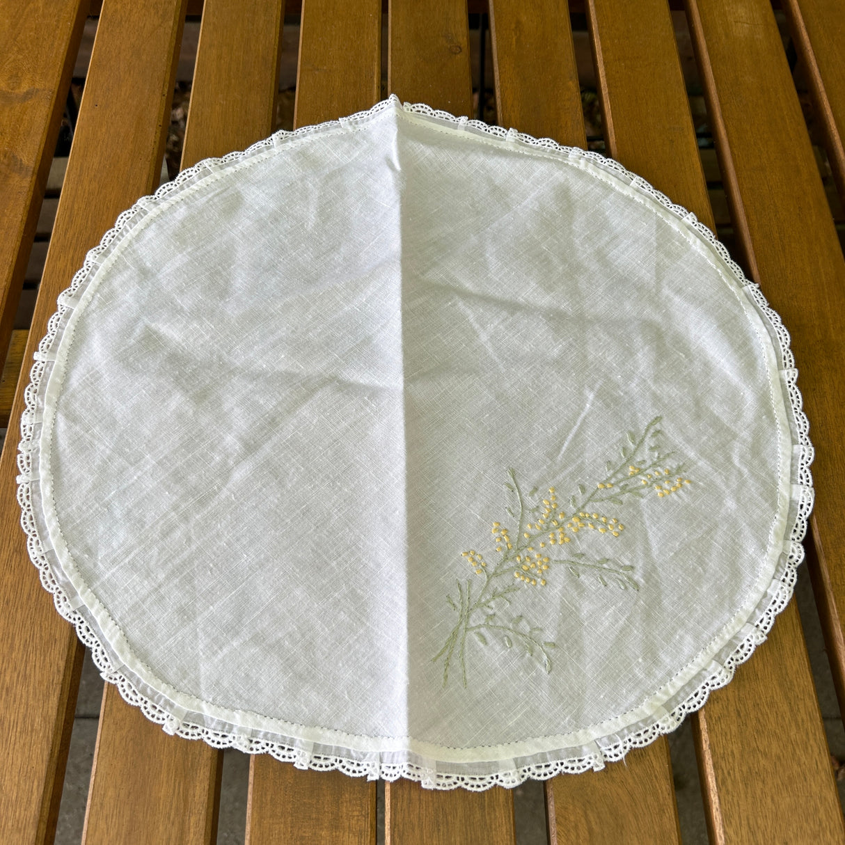 Centrino MIMOSA (425) by Mondo Biancheria