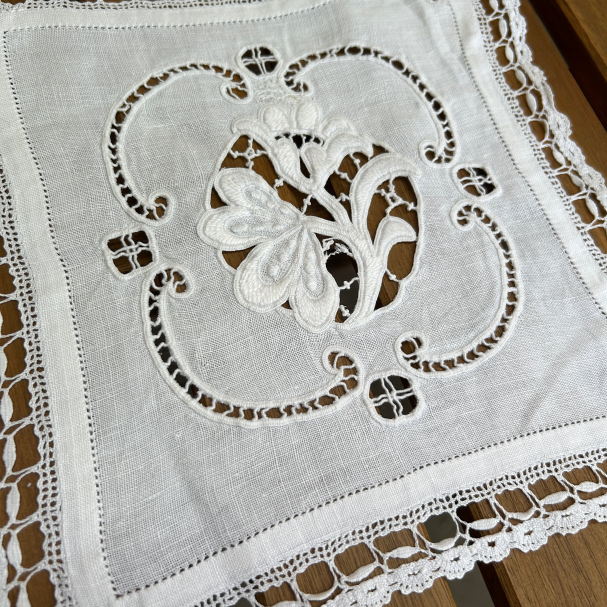 Centrino OLETTA (342) by Mondo Biancheria