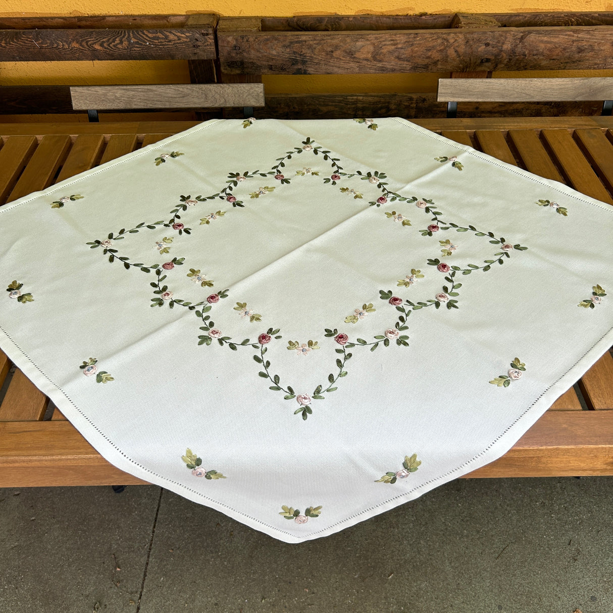 Centrotavola ROSELINA (335) by Mondo Biancheria