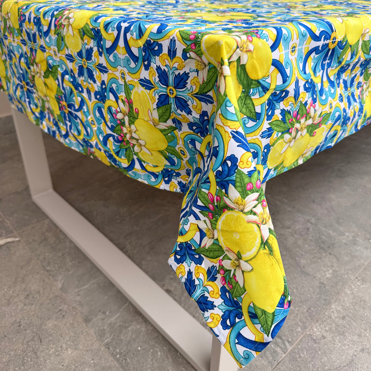 Tovaglia Antimacchia Microresinata Maiolica Maè - Via Roma 60
