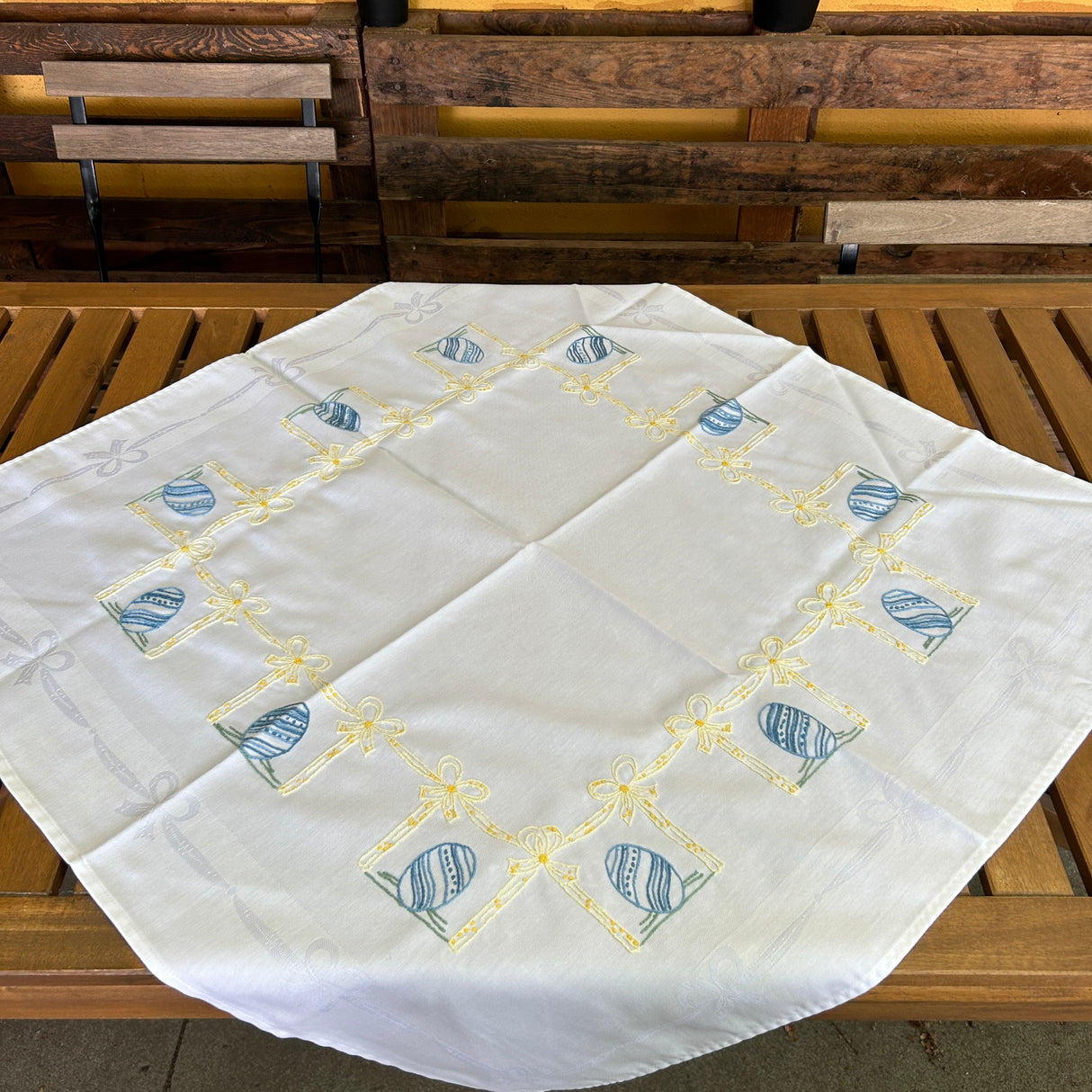 Centro EGG (643) by Mondo Biancheria