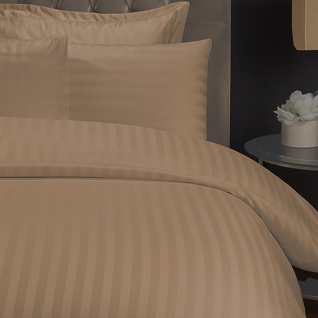 Parure Copripiumino Zefiro in Raso Rigato Matrimoniale – Novia