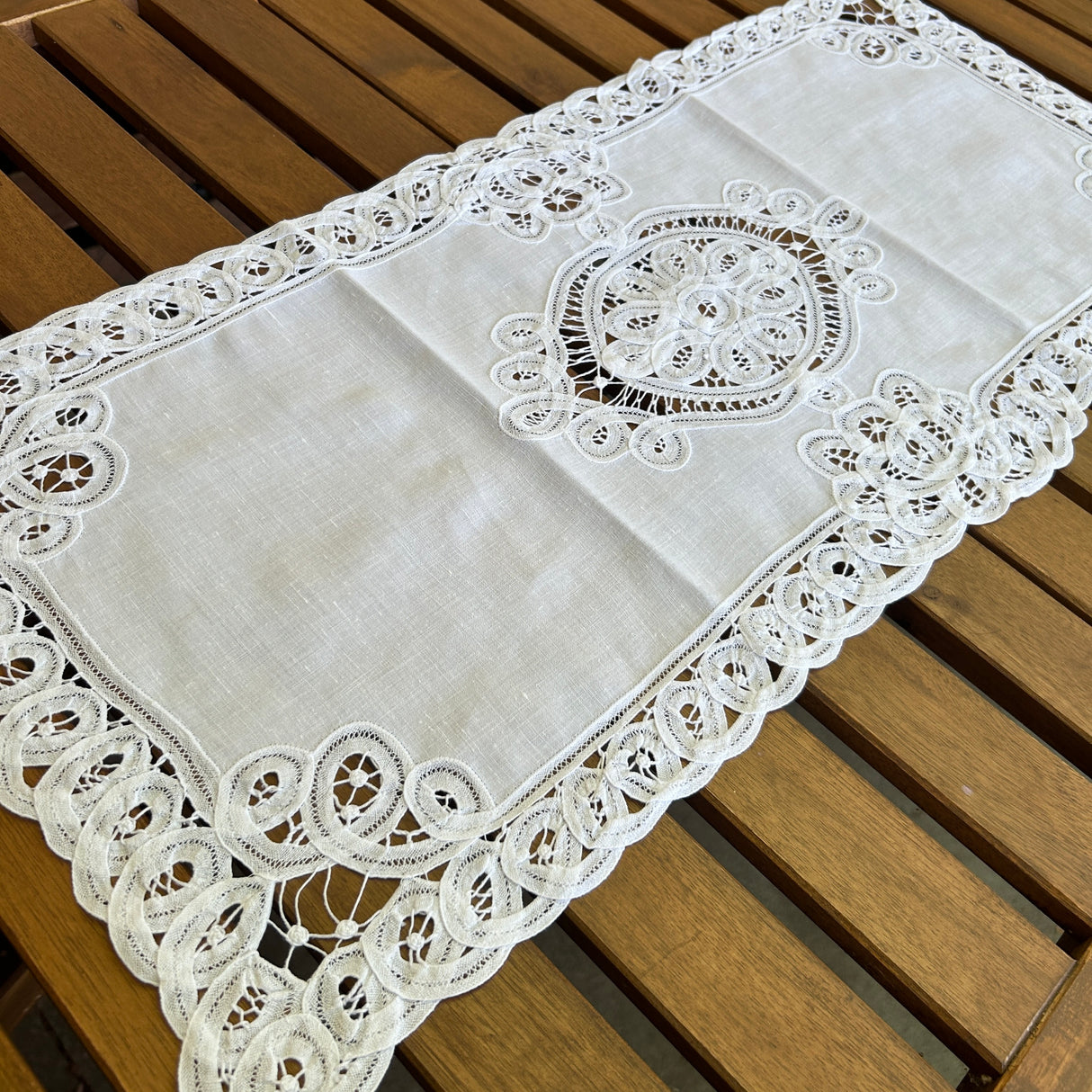 Centro Matilda (637) by Mondo Biancheria