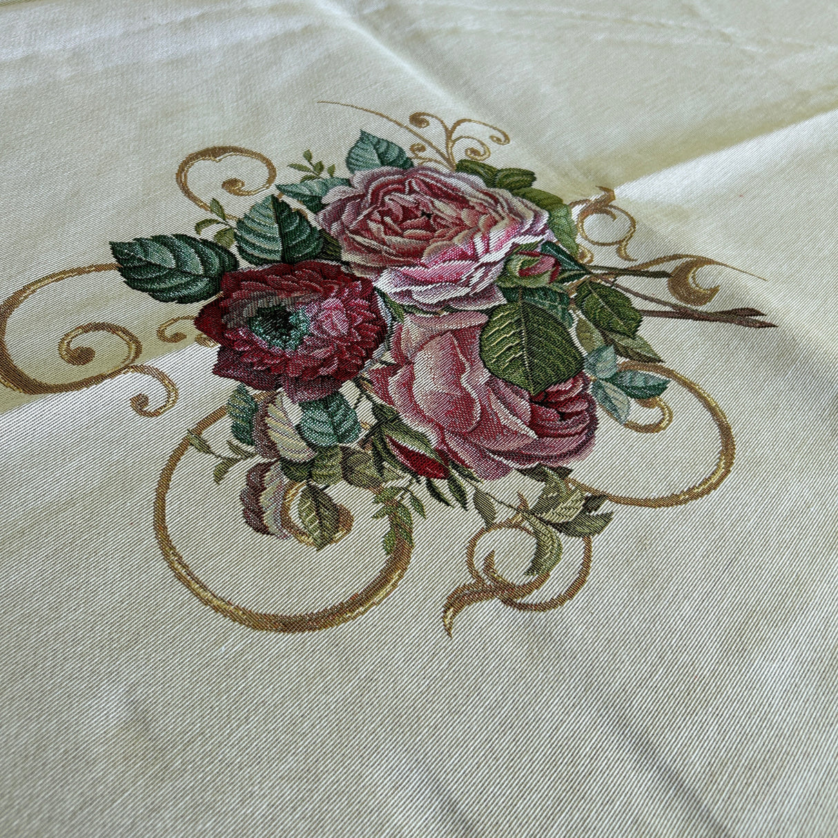 Copritavolo Rotondo ROSE AUSTIN By Karì