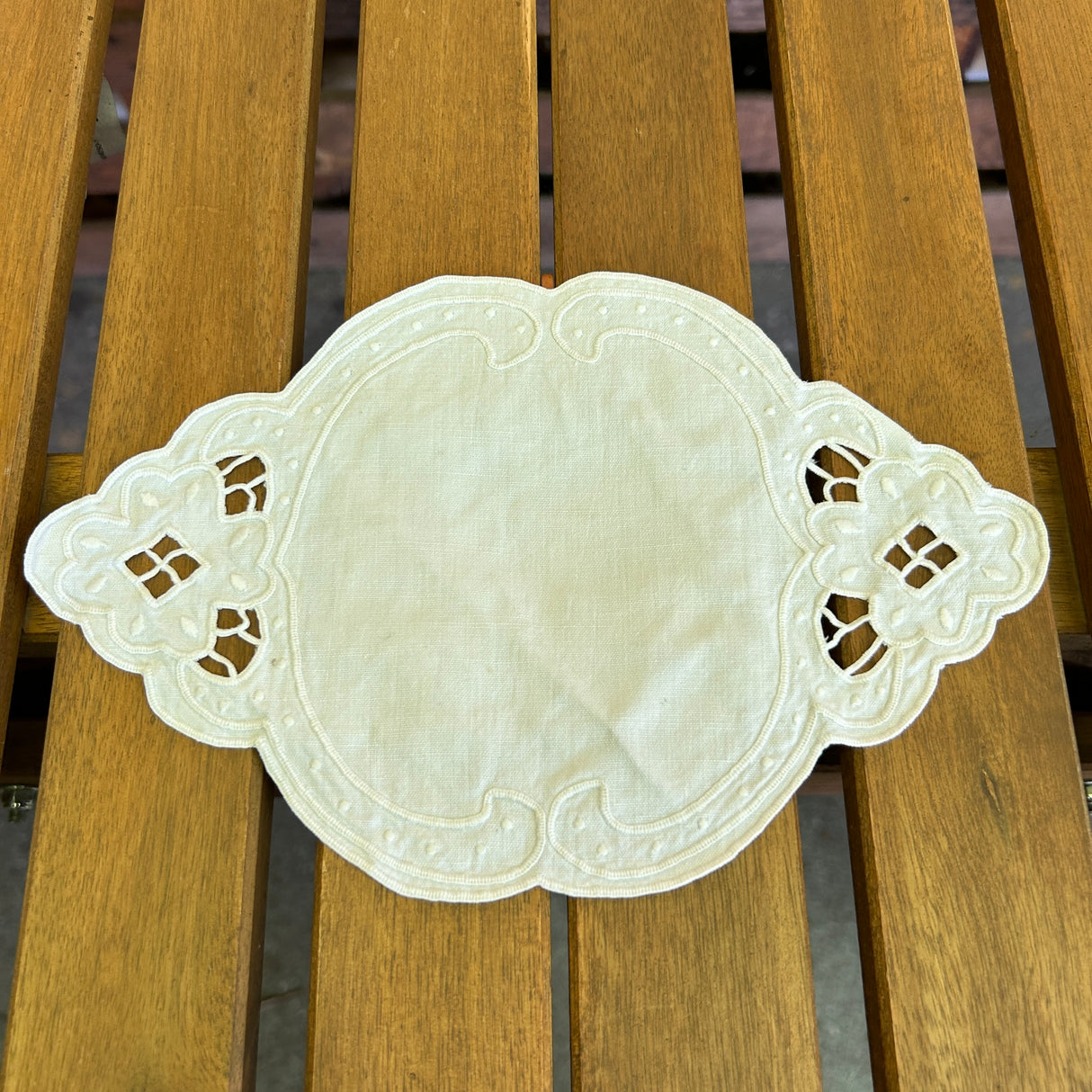 Centrino VITTORIA (464) by Mondo Biancheria