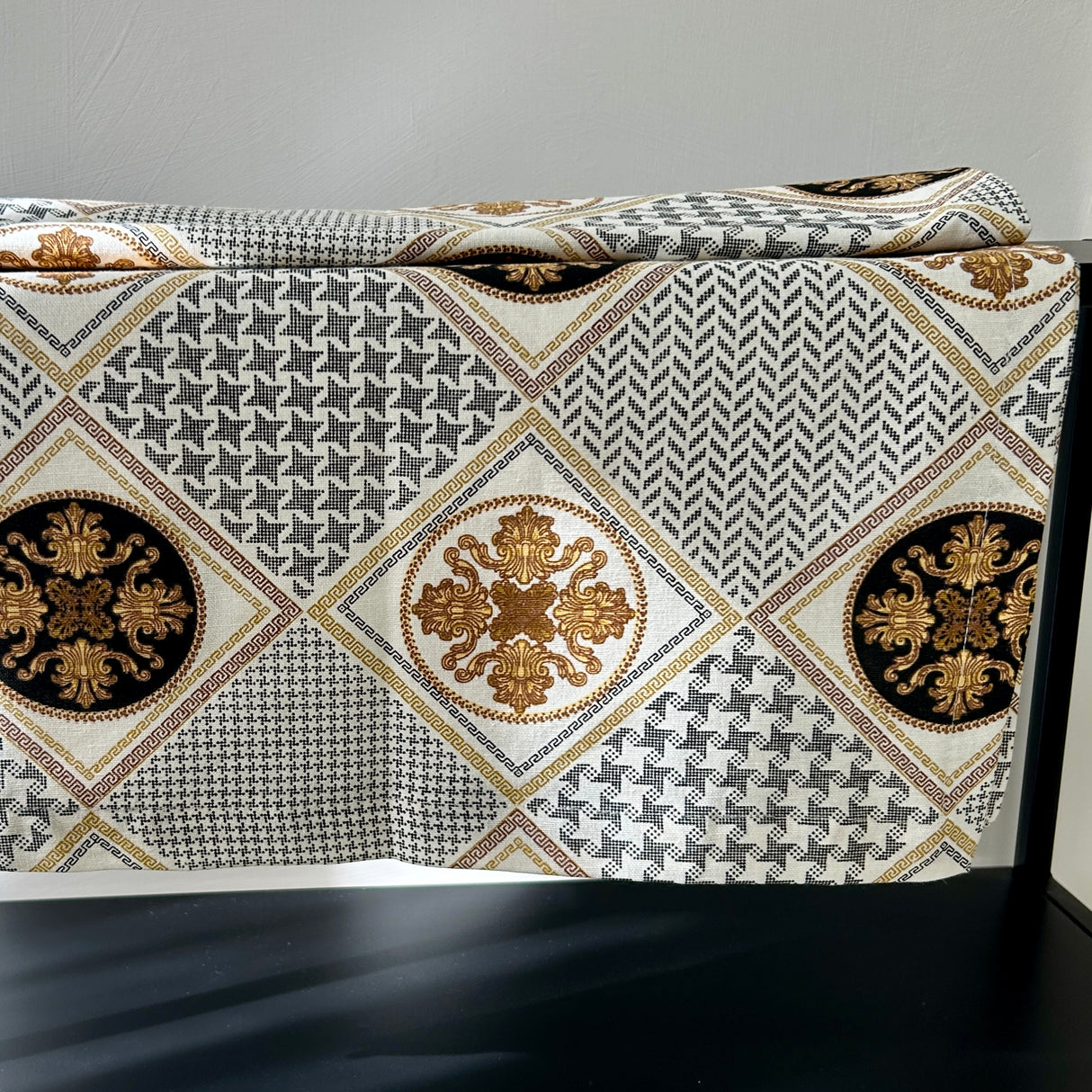 Runner DOMUS by Montemaggi