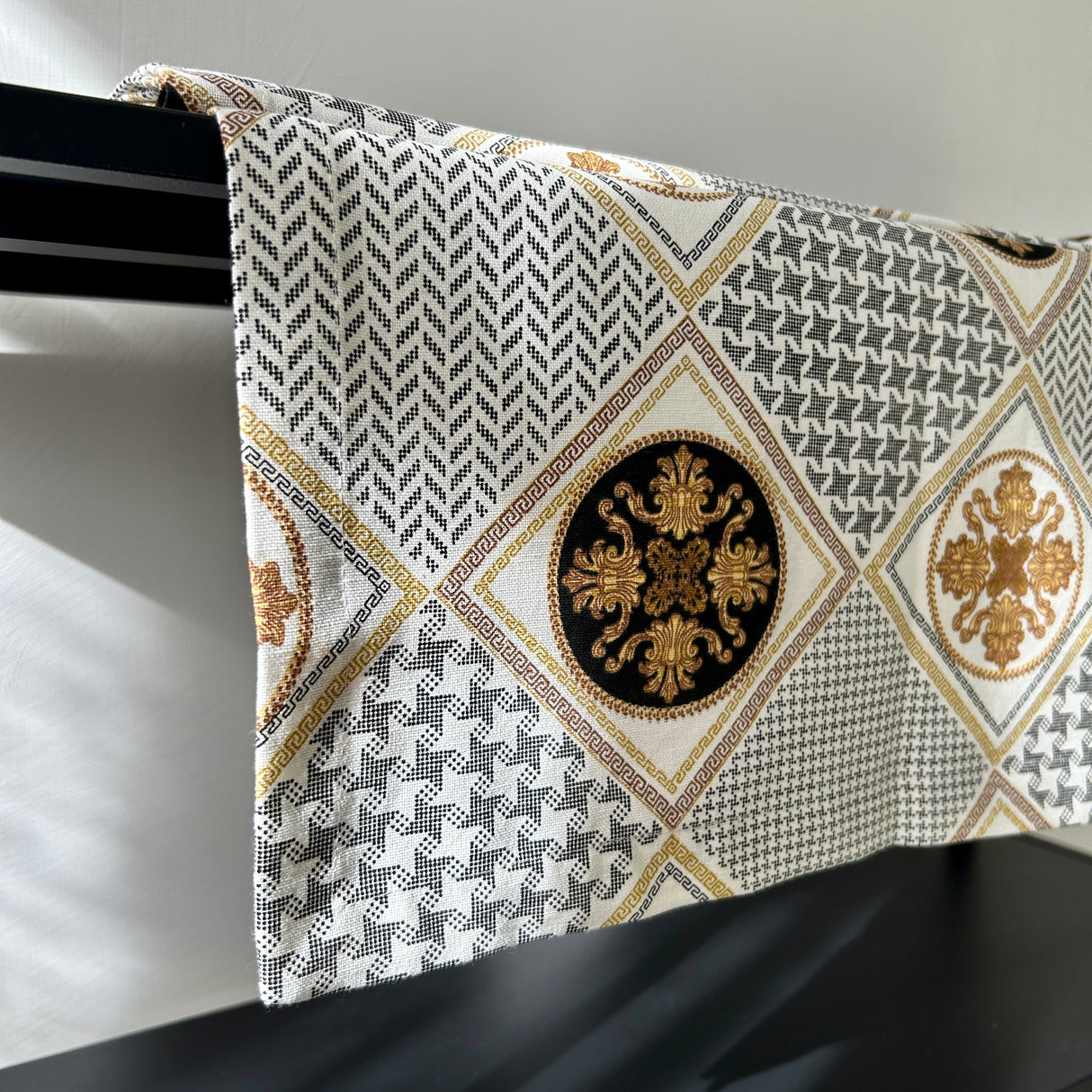 Runner DOMUS by Montemaggi