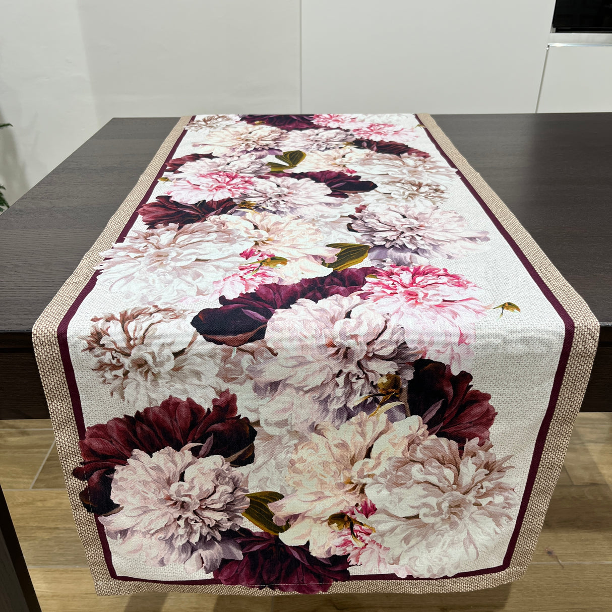 Runner AMARANTA by Tessitura Randi