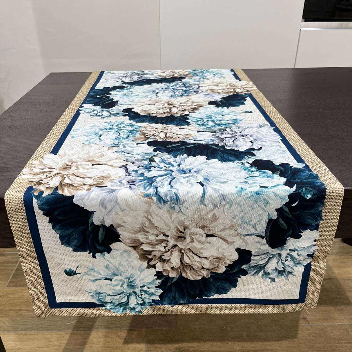 Runner AMARANTA by Tessitura Randi