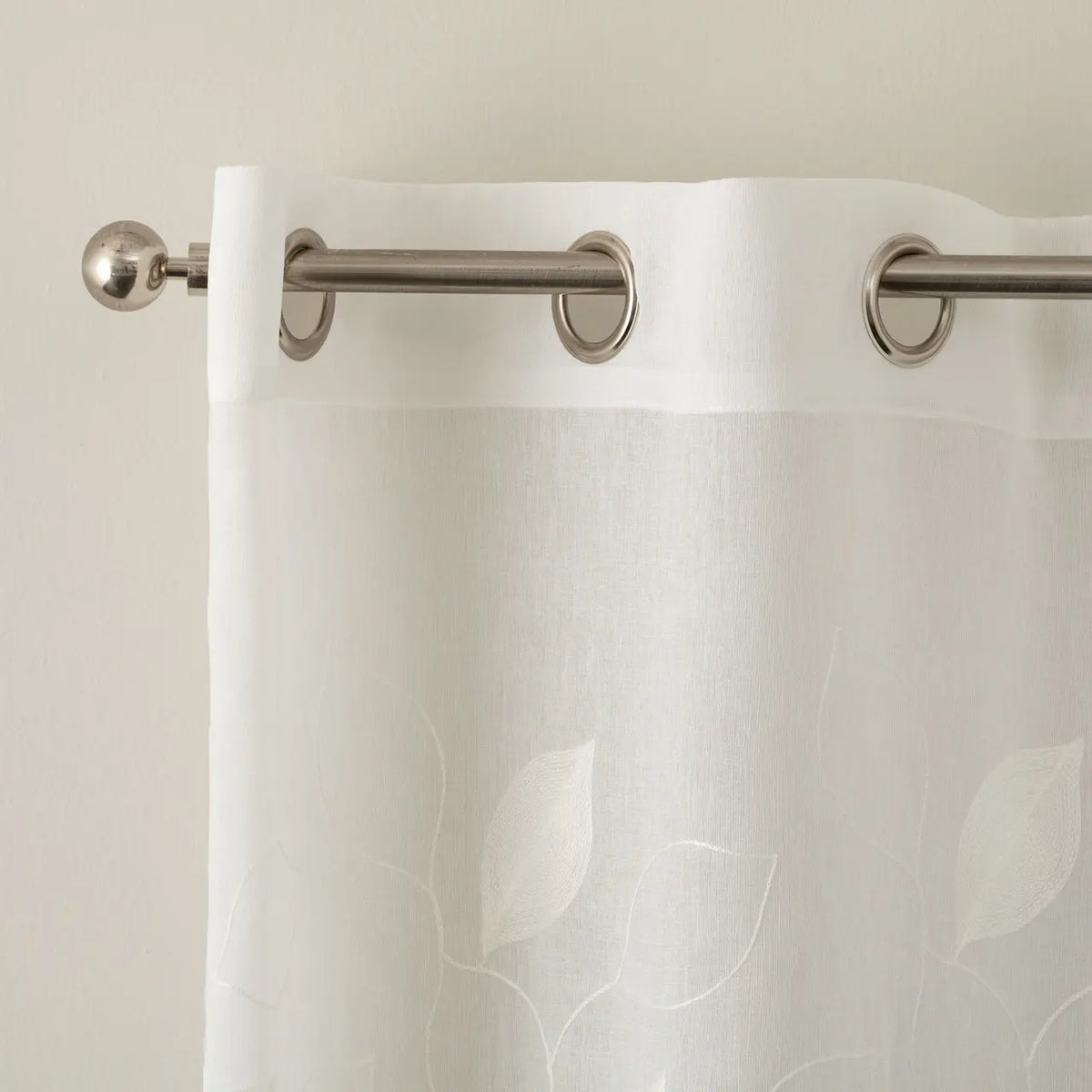 Pannello Tenda Ricamato Amazzonia con Borchie e Finitura con Piombo 140x280cm - Linea Oro