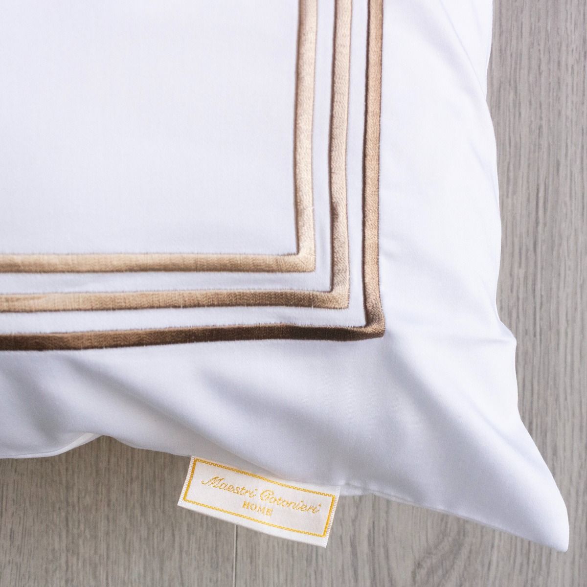 Set da 2 Federe Per Guanciali Sissi In Raso Di Cotone Con 4 Volani by Maestri Cotonieri Home