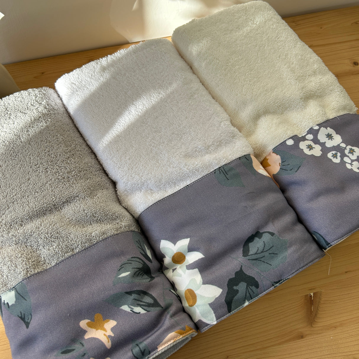 Set Asciugamani 3+3 FIORE GRIGIO by Mon Amour