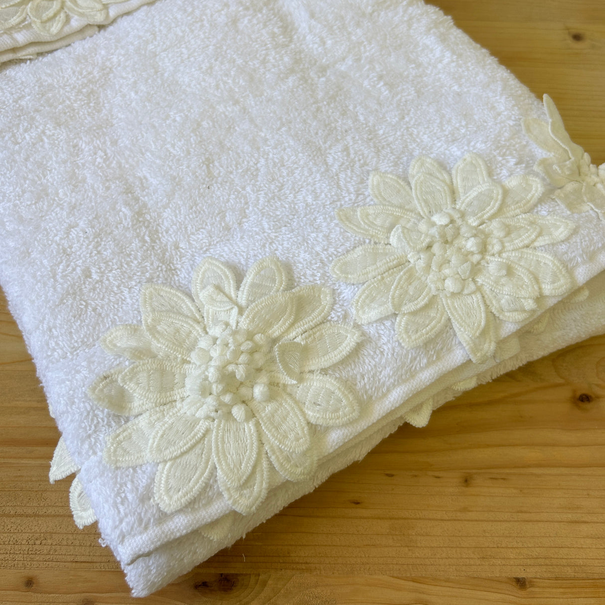 Set Asciugamani MARGHERITE by L’ Atelier17