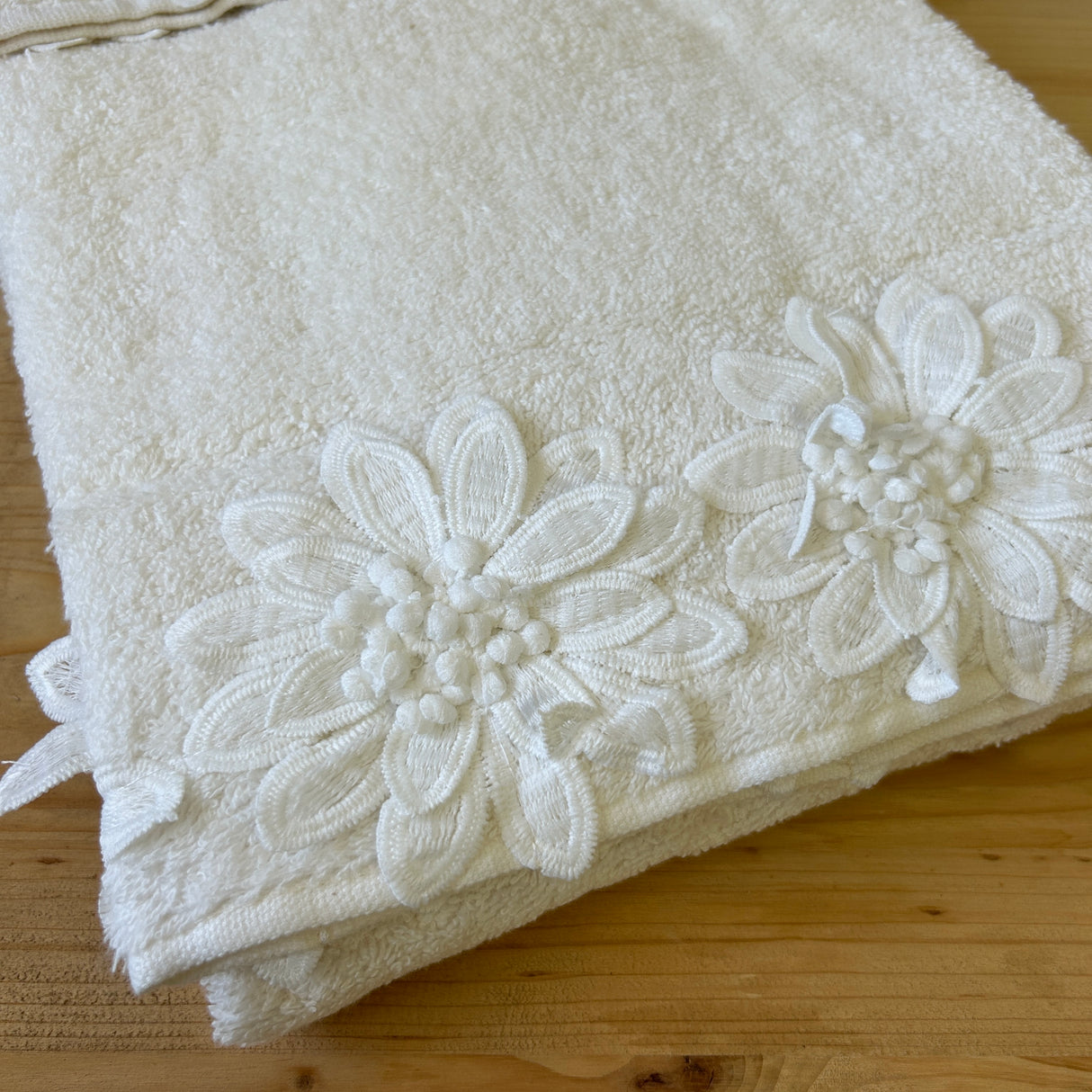 Set Asciugamani MARGHERITE by L’ Atelier17