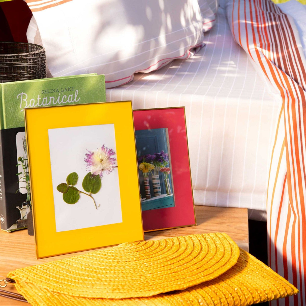 Cornice in Vetro Rossa By Riviera