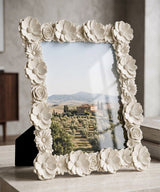 Cornice Con Fiori In Rilievo Cm 28,5X2,7X34
 (Misura Interna Cm 20X25)