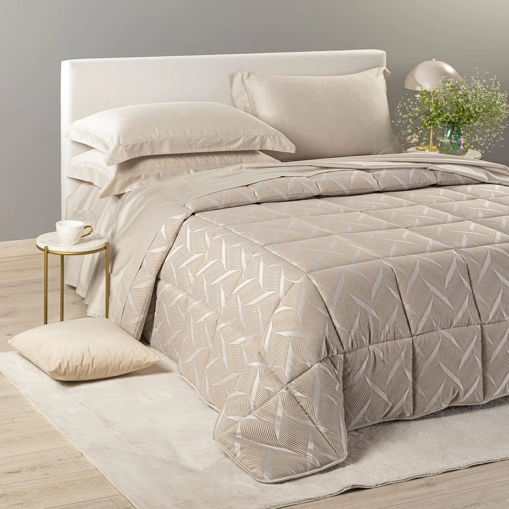 Trapunta Matrimoniale In Raso Jacquard Biki - Caleffi