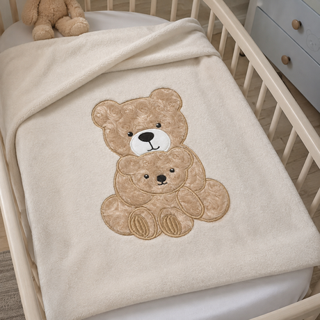 Copertina Culla Ricamata NG444 dis. Orso 75x100cm - Nazareno Gabrielli