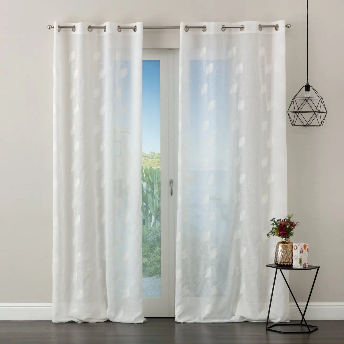 Pannello Tenda Ricamato Amazzonia con Borchie e Finitura con Piombo 140x280cm - Linea Oro