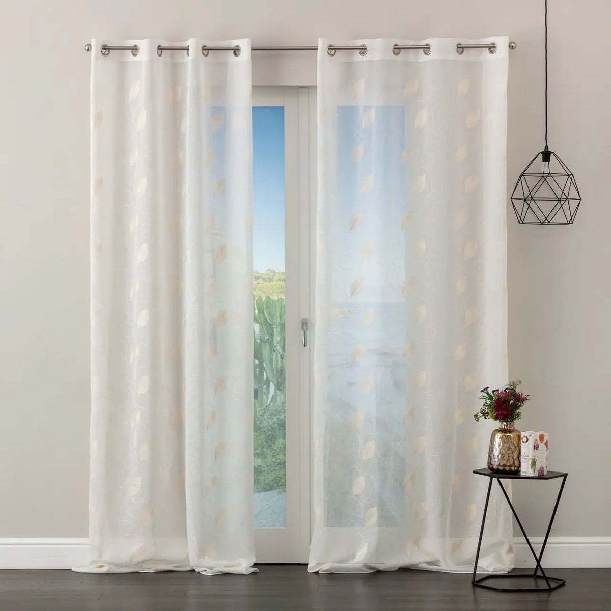 Pannello Tenda Ricamato Amazzonia con Borchie e Finitura con Piombo 140x280cm - Linea Oro