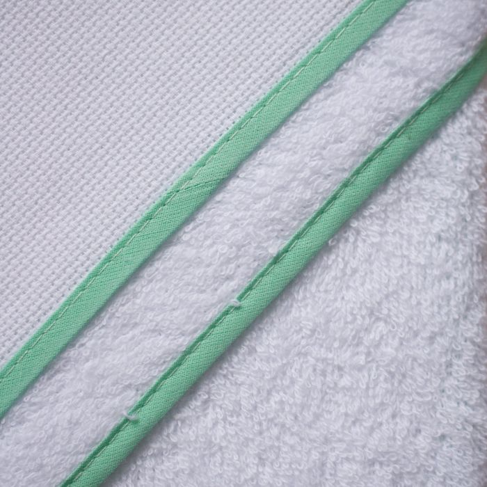Accappatoio Triangolo Neonatocon Inserto Tela Aida su Cappuccio in Spugna Idrofila 100% Cotone art. 88 - Mio Piccolo