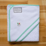 Accappatoio Triangolo Neonatocon Inserto Tela Aida su Cappuccio in Spugna Idrofila 100% Cotone art. 88 - Mio Piccolo