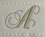 Asciugamani Alfabeto Vingi Set 1+1 in Spugna Cotone 450 gr Panna Personalizzati