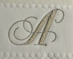 Asciugamani Alfabeto Vingi Set 1+1 in Spugna Cotone 450 gr Panna Personalizzati