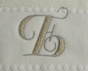 Asciugamani Alfabeto Vingi Set 1+1 in Spugna Cotone 450 gr Panna Personalizzati